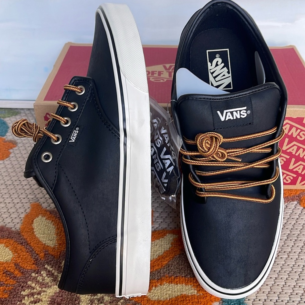 Vans Men’s Atwood (Leather)BIck/Mrshmllow
VN0A327L68X
Sneakers - Picture 12 of 16